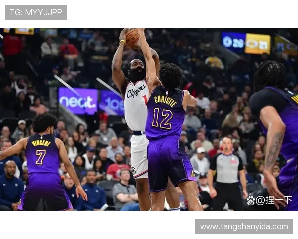 2013年NBA季后赛雷霆与开拓者的激烈对决与精彩瞬间回顾