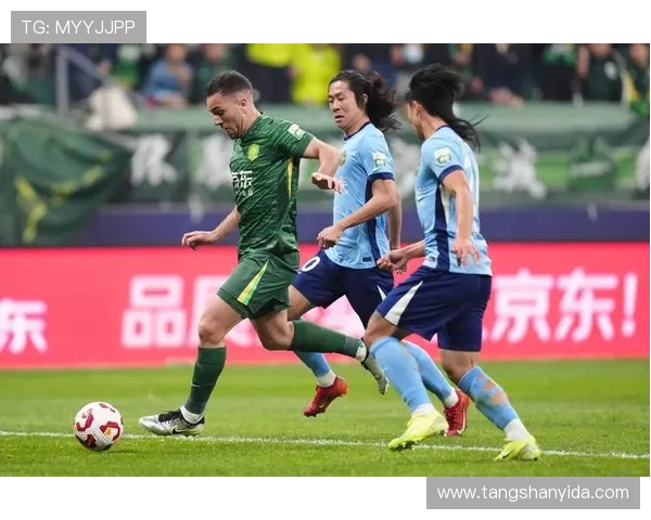 中超激战富力迎战国安争夺季后赛席位全力以赴展现球队实力