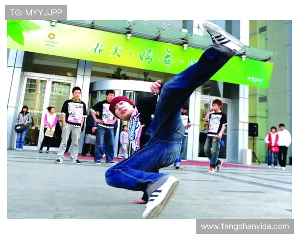 北京极限运动队在世界街舞大赛中的精彩表现与状态分析 北京极限运动队在世界街舞大赛中的精彩表现与状态分析